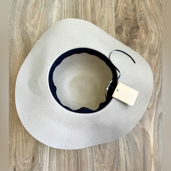 Francesca’s Floppy Hat Ivory NWT OSFM - Picture 3 of 4